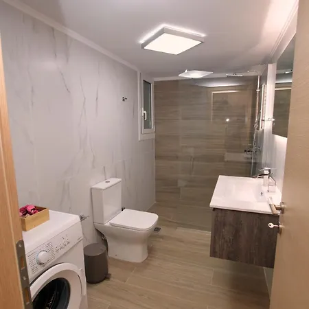 Libra In 纳夫普利翁